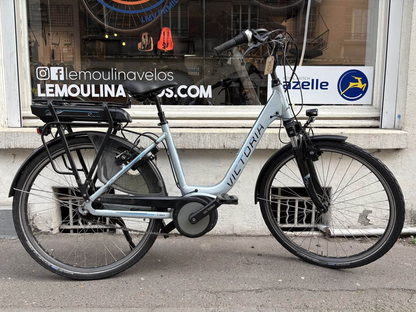 Vélo Hollandais Électrique (VAE) Victoria e-trekking Le Moulin à